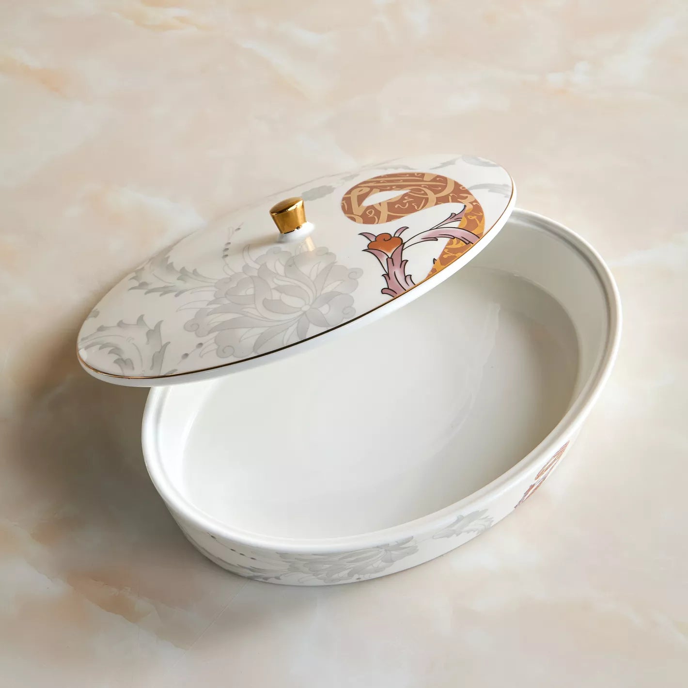 طبق الخط البيضاوي المغطى 29 سم