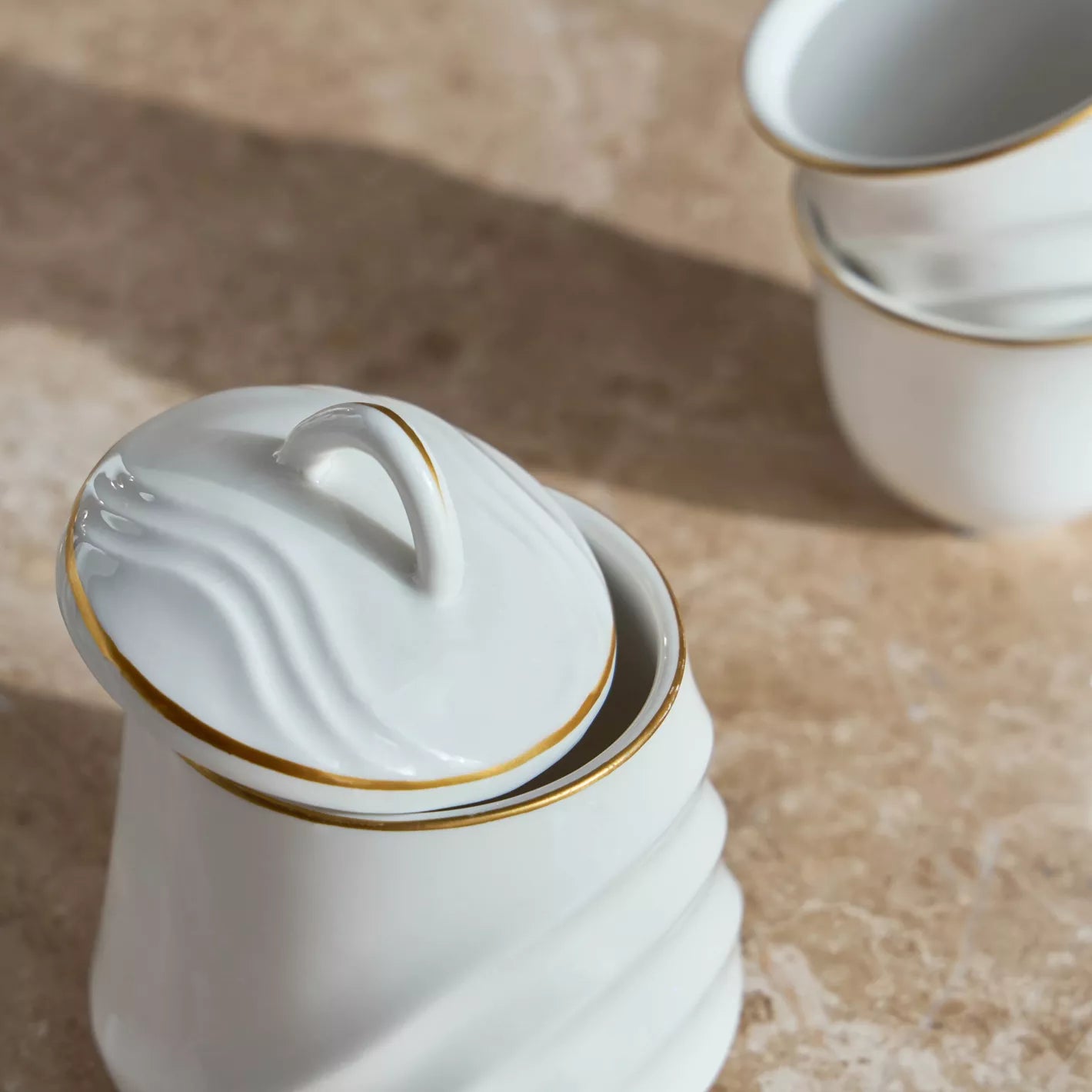 طقم فناجين قهوة وشاي عربية من البورسلين، 38 قطعة، من ذا ديونز