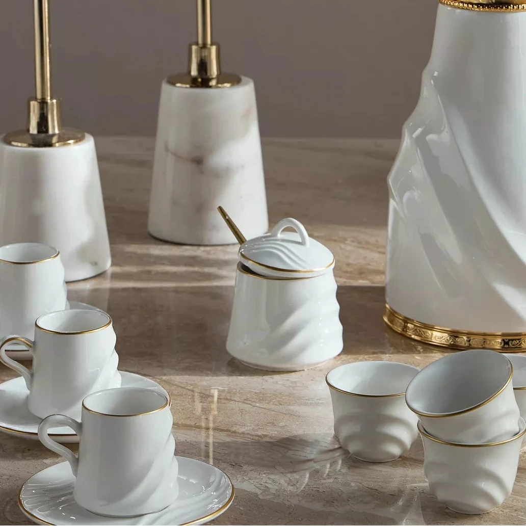 طقم فناجين قهوة وشاي عربية من البورسلين، 38 قطعة، من ذا ديونز