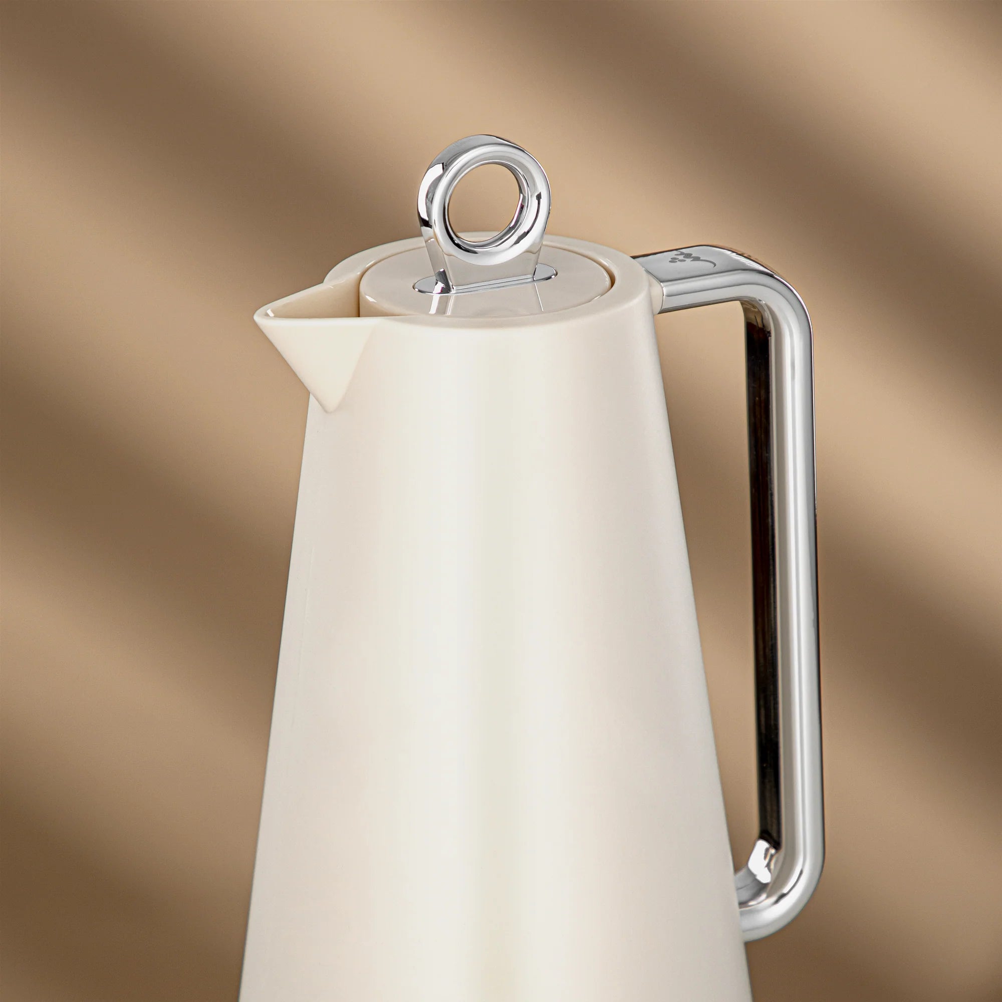 The Chic Vacuum Flask Set, 1L, Ivory & Silver