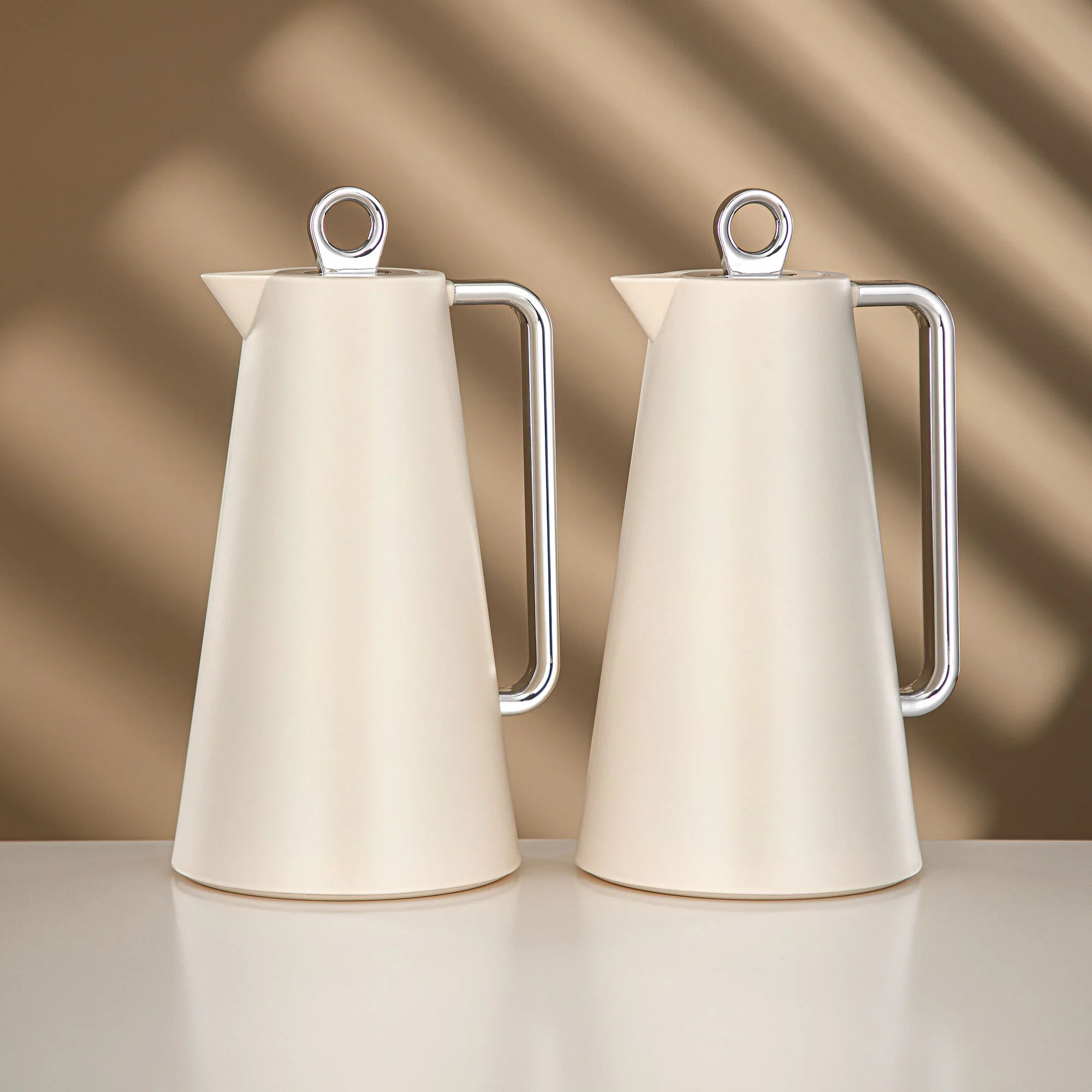 The Chic Vacuum Flask Set, 1L, Ivory & Silver