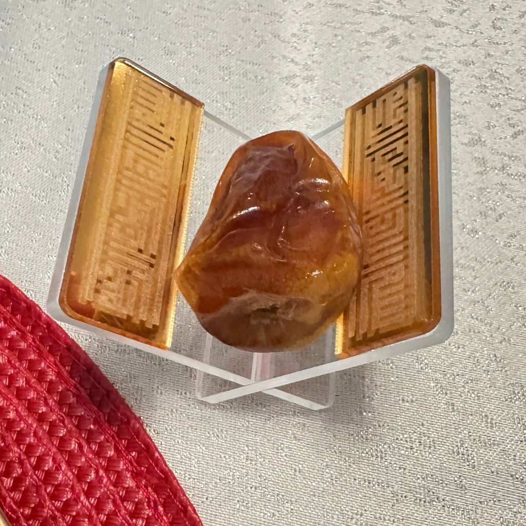 حامل التمر الأكريليكي باللون الذهبي