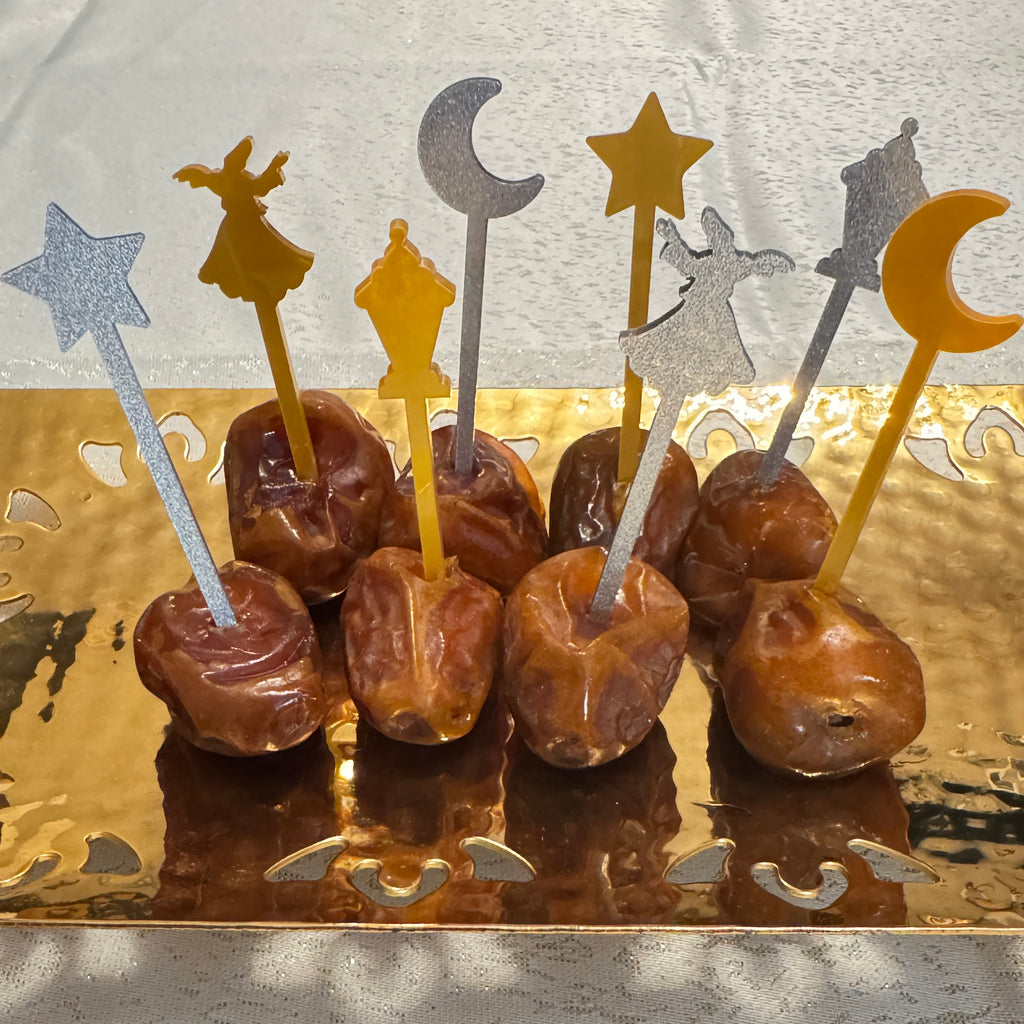 مجموعة رمضانية من أربع أعواد طعام أكريليك باللون الذهبي