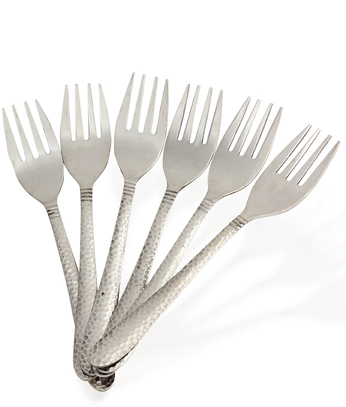 مجموعة شوك الحلوى المطروقة من 6 قطع باللون الفضي