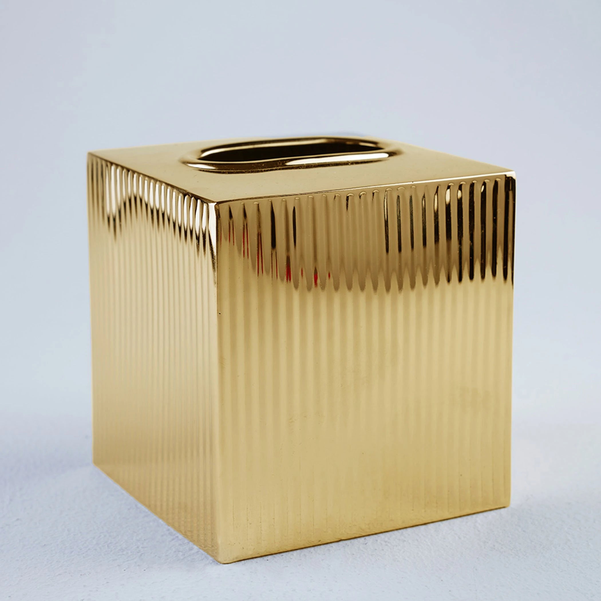 علبة مناديل ميتاليكو المربعة باللون الذهبي