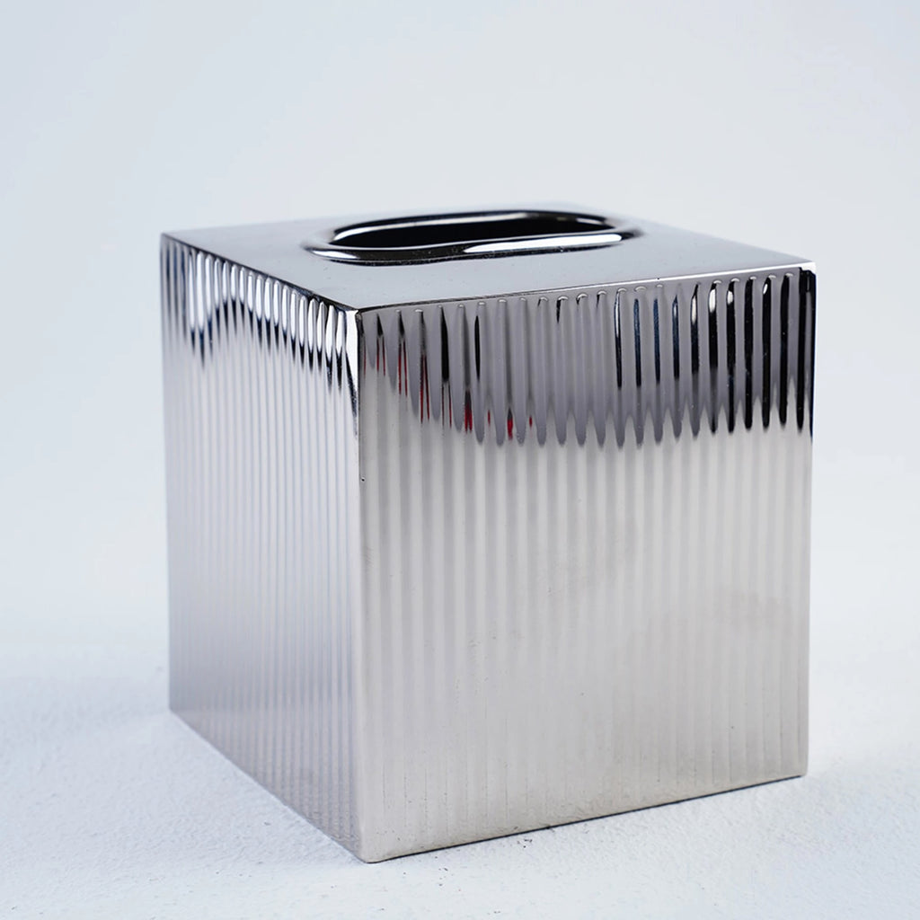 علبة مناديل ميتاليكو المربعة باللون الفضي