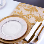 مفرش المائدة الملكي باللون الذهبي