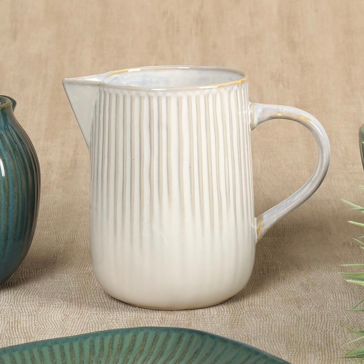 The Country 1 L Porcelain Jug in White