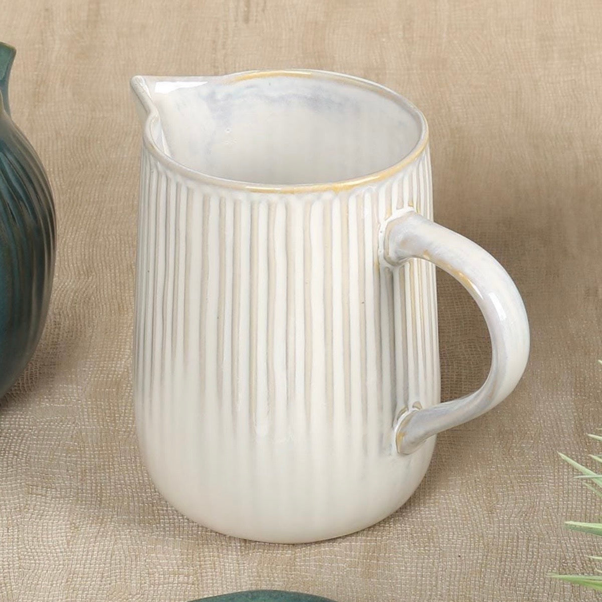 The Country 1 L Porcelain Jug in White
