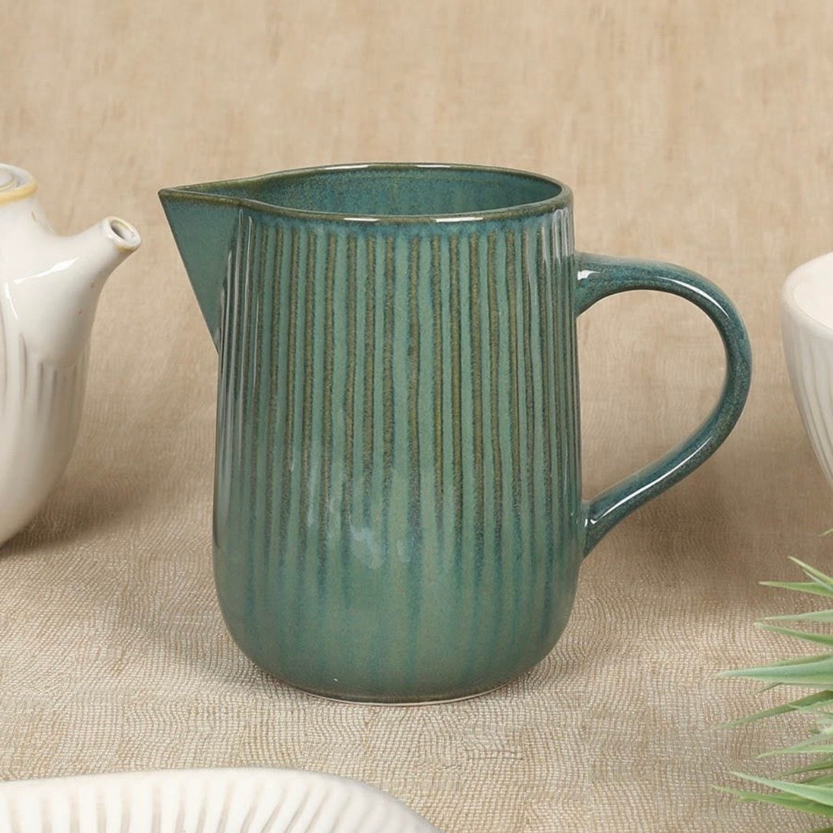 The Country 1 L Porcelain Jug in Green