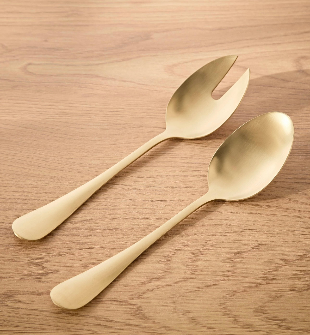 طقم تقديم السلطة باللون الذهبي غير اللامع