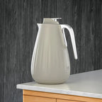 قارورة مفرغة من الهواء من ذا جريس، سعة 1 لتر، بلاستيك وزجاج، رمادي وفضي