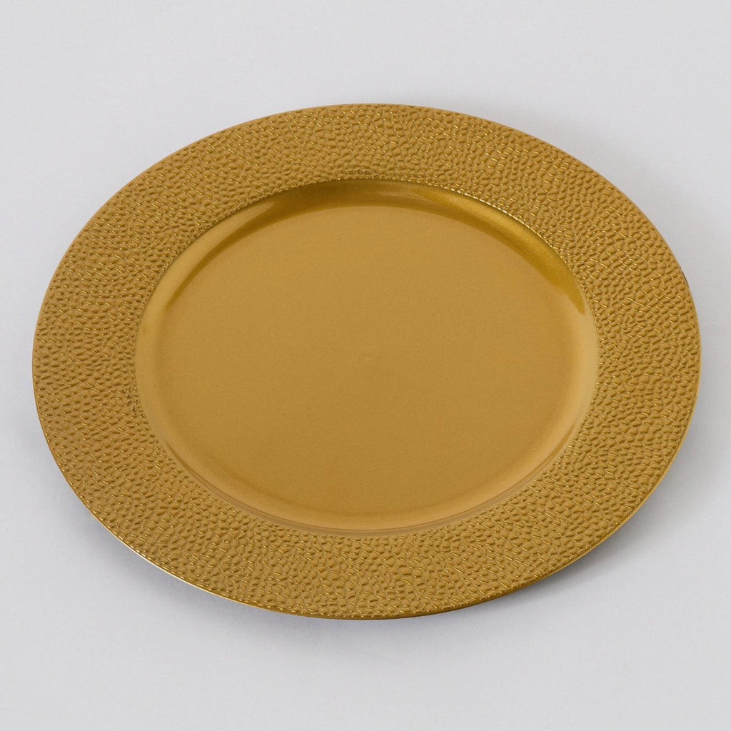 لوحة الشاحن المطروقة باللون الذهبي