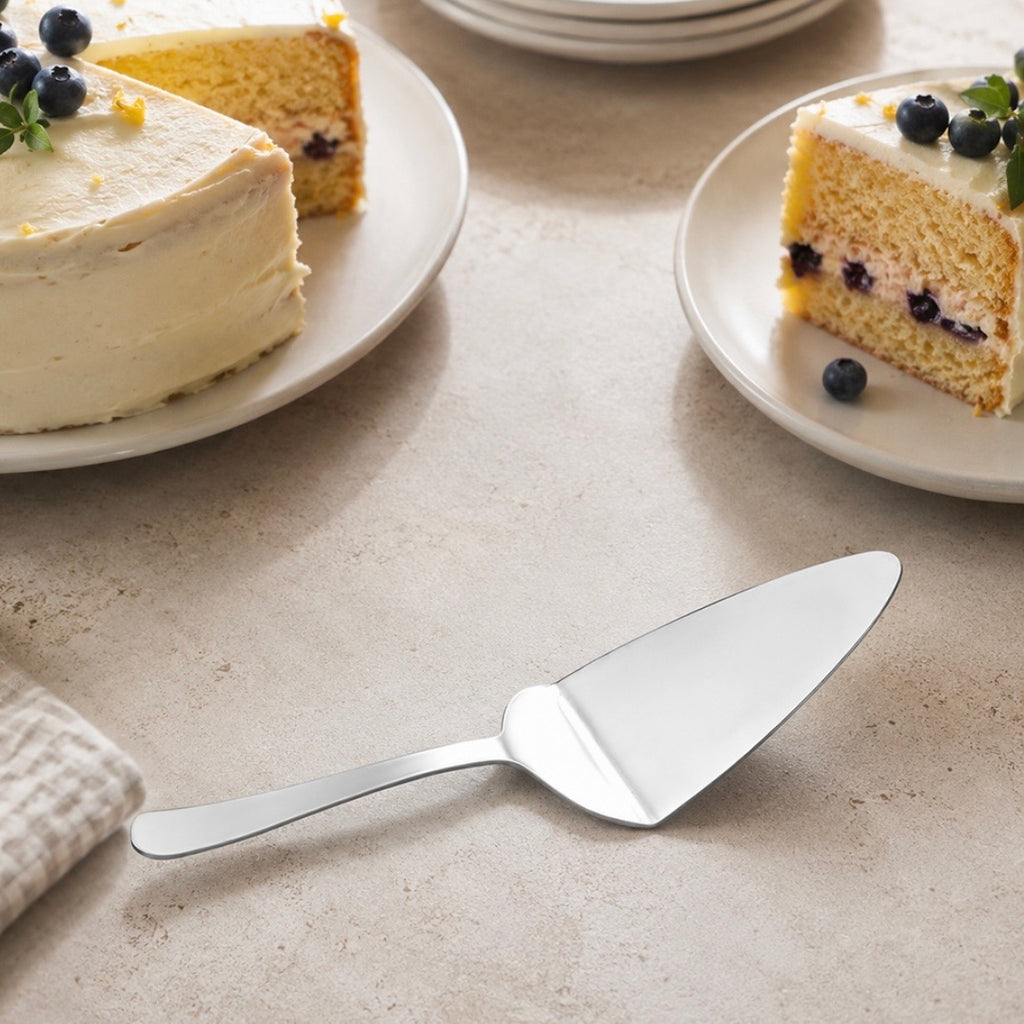 The Sleek Cake Server in Silver
