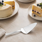 The Sleek Cake Server in Silver