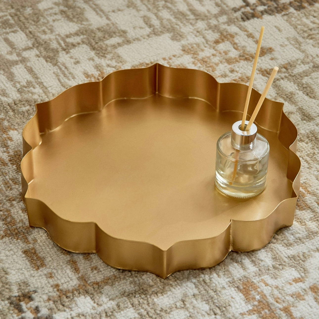 صينية اللوتس باللون الذهبي 30 سم