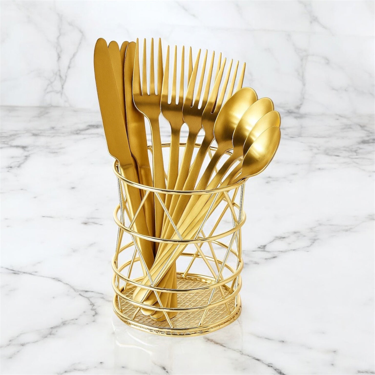 حامل أدوات المائدة Geo Gold (يُباع بدون أدوات المائدة)