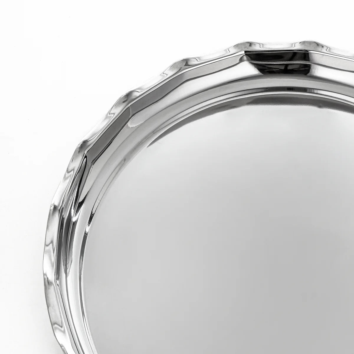 صينية الموجة باللون الفضي